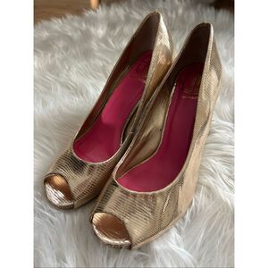 Lilly Pulitzer Gold Textured Woven Heel Peep Toe Wedge Heels Size 7M
